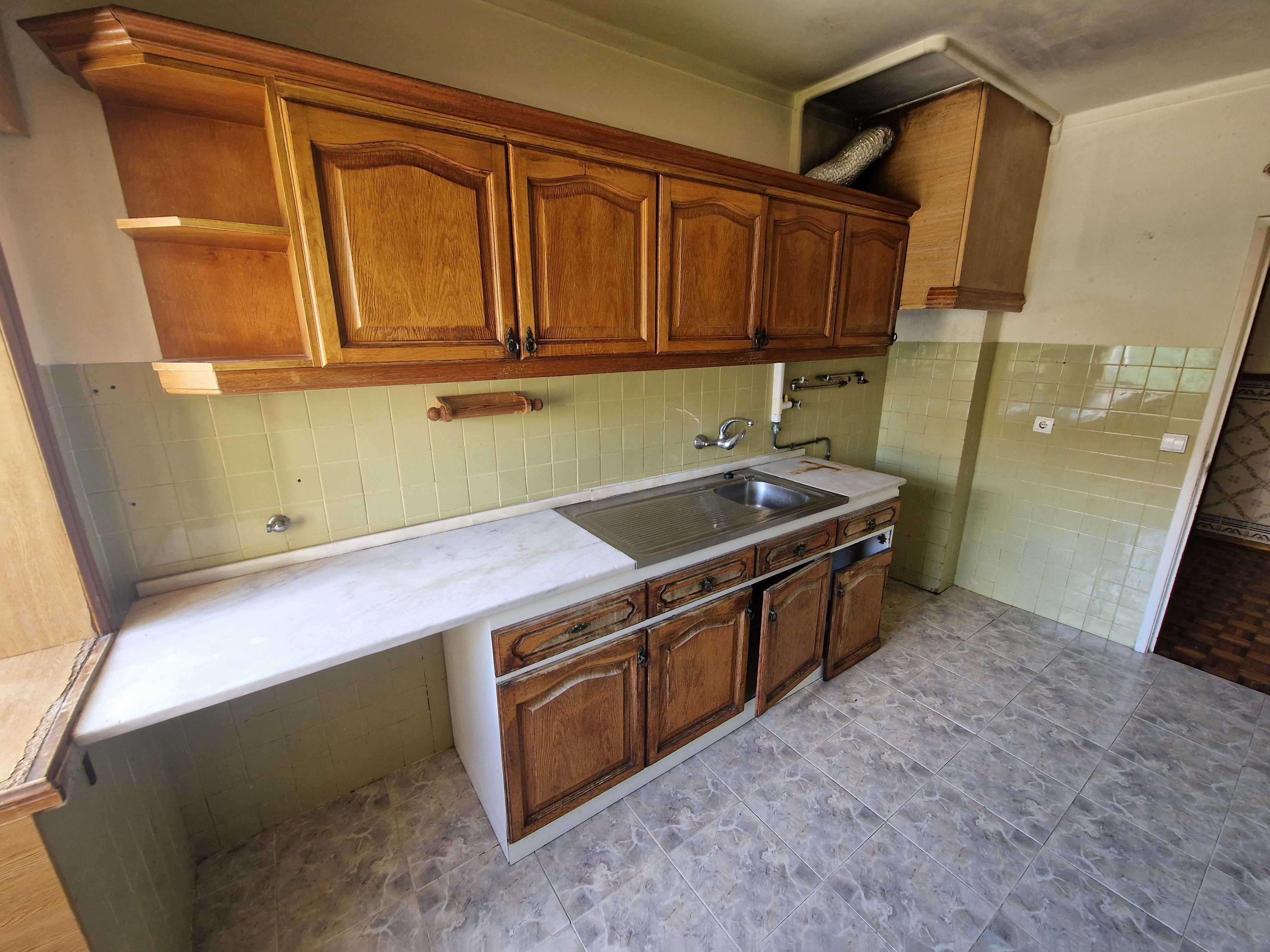 Vende-se T2 em Arcena