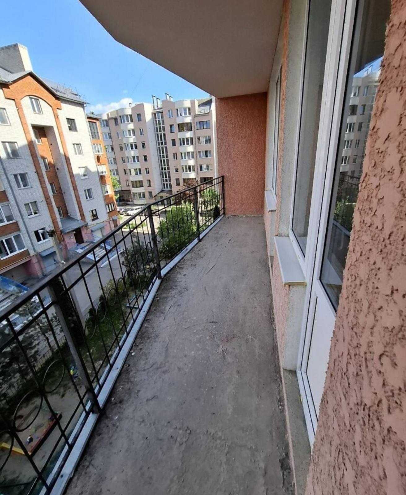 Продається простора 1-кімнатна квартира на Новому світі