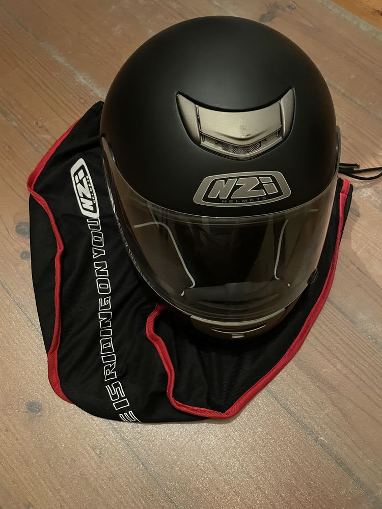 Capacete NZI Astron 600 (fibra de vidro)