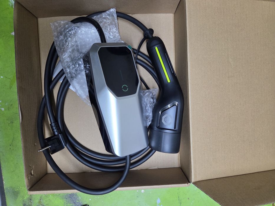 Carregador p/ EV eléctricos/ /Híbridos Junsul Control 16 A