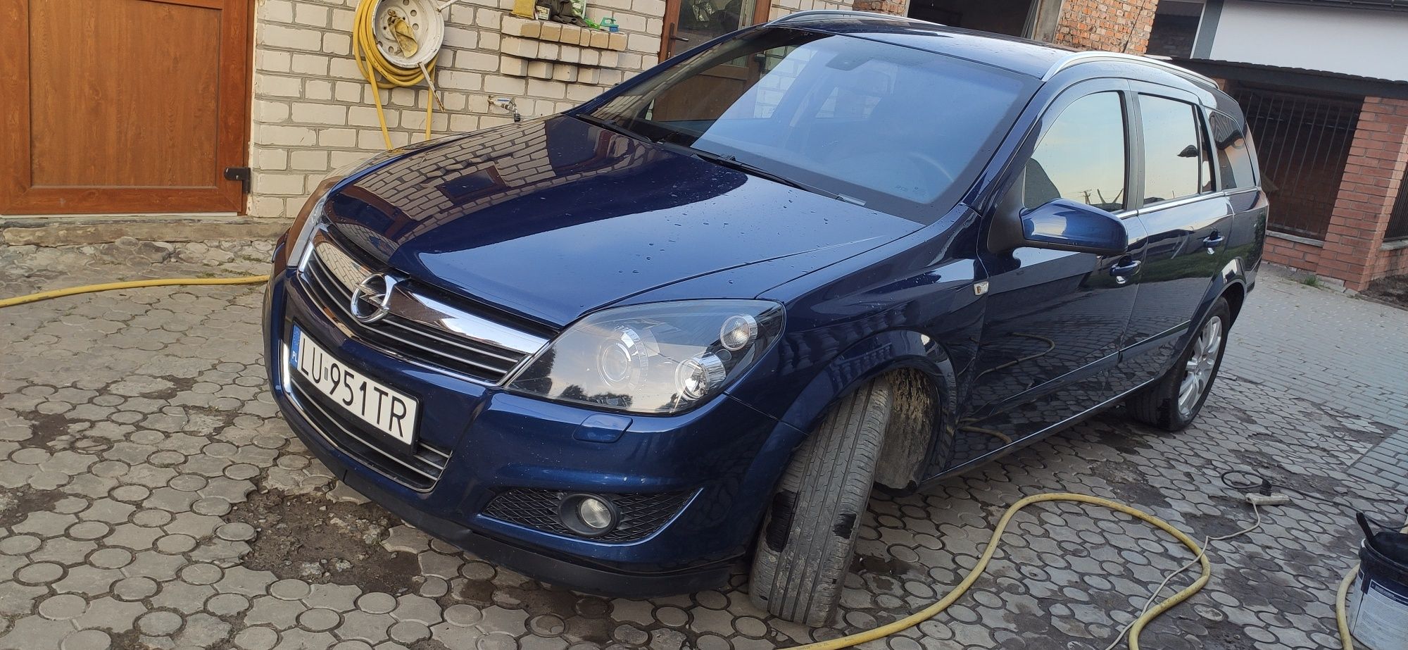 Opel Astra 2009 колір-металік Cosmo