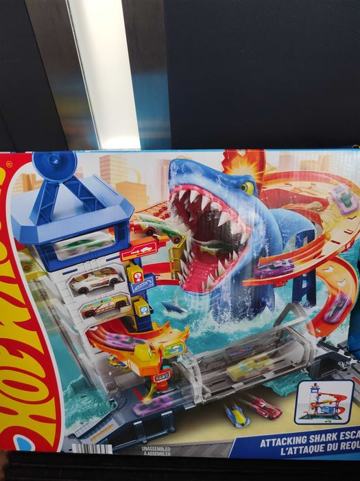 Hot wheels city miejski port atak rekina