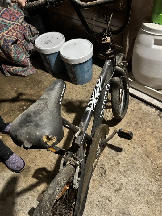 Bicicleta a precisar de restauração