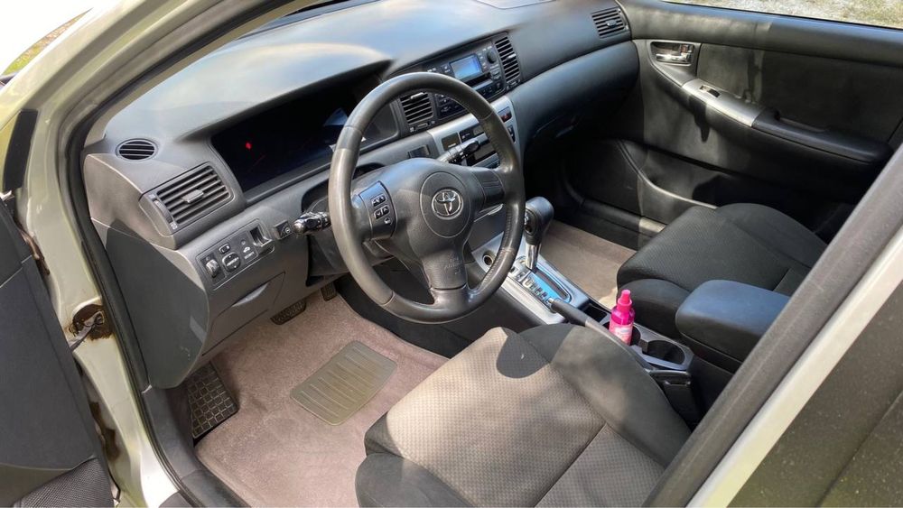 Toyota Corolla 1.6 автомат