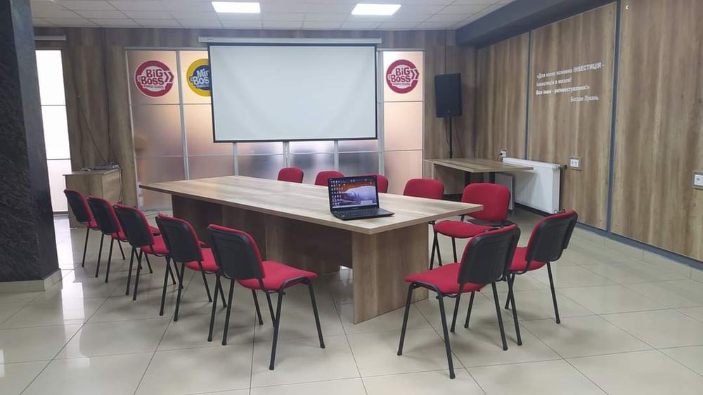 Прокат Стільці Столи Професійне обладнання Оренда