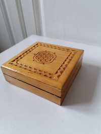 Pudełko drewniane ozdobne -szkatułka z kolekcji z PRL