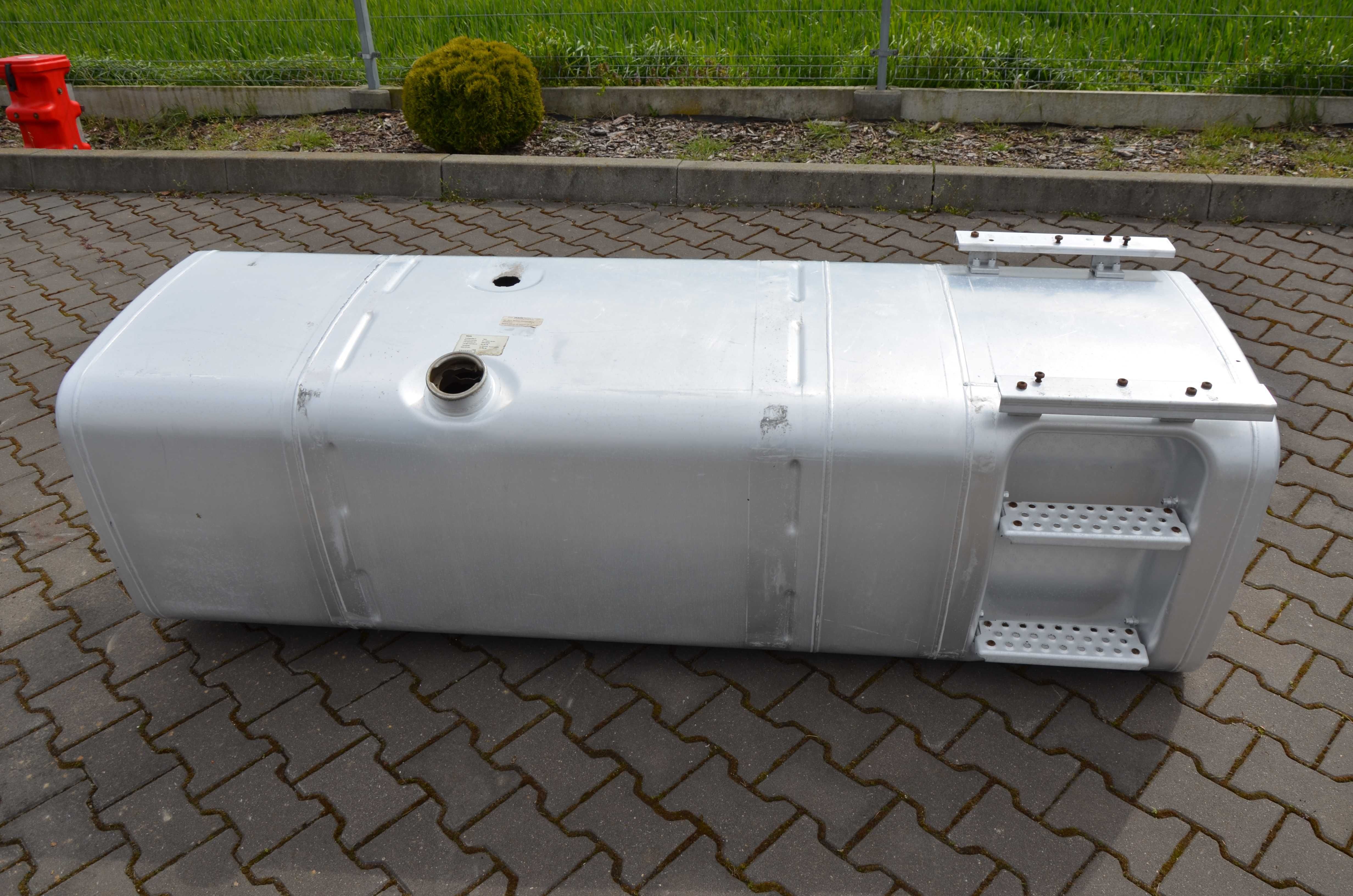 Oryginalny aluminiowy zbiornik paliwa MAN 780L