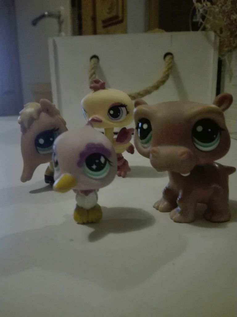 Zestaw 4 figurek Little Pet shop. LPS