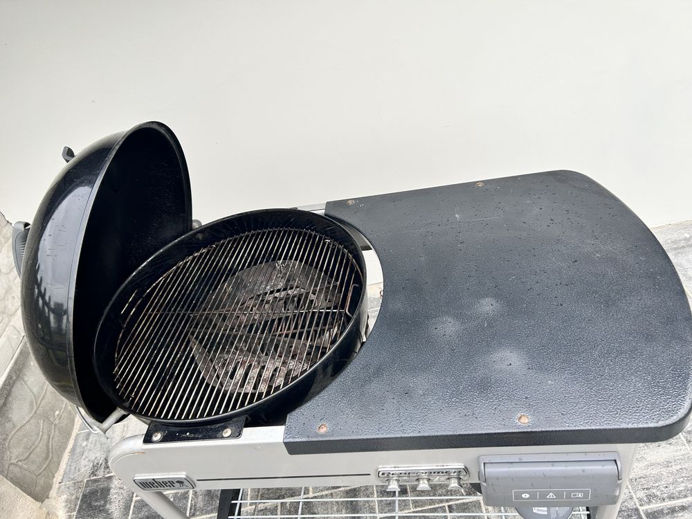 Grill Węglowy Performer