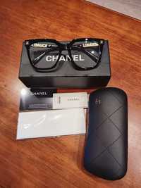 Okulary oprawki Chanel.