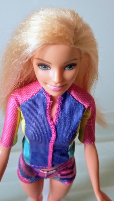 Barbie e o golfinho mágico 2016.
