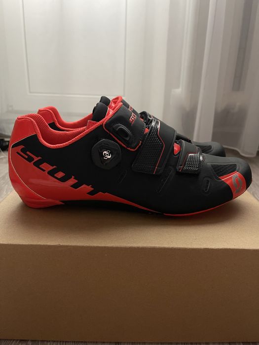 Велотуфлі / веловзуття SCOTT TRI PRO чорно-червоного кольору