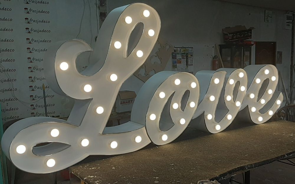 Napis podświetlany LOVE ręcznie pisana czcionka 120 cm, certyfikat CE