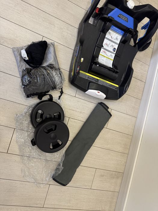 Автокрісло doona з базою