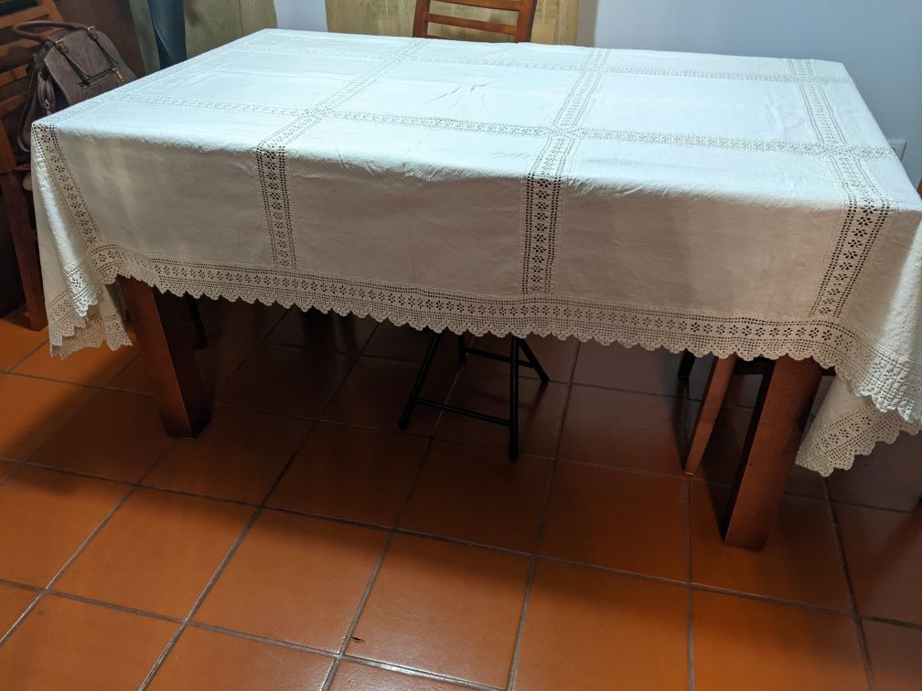 Toalha de linho e renda 240cmx150cm