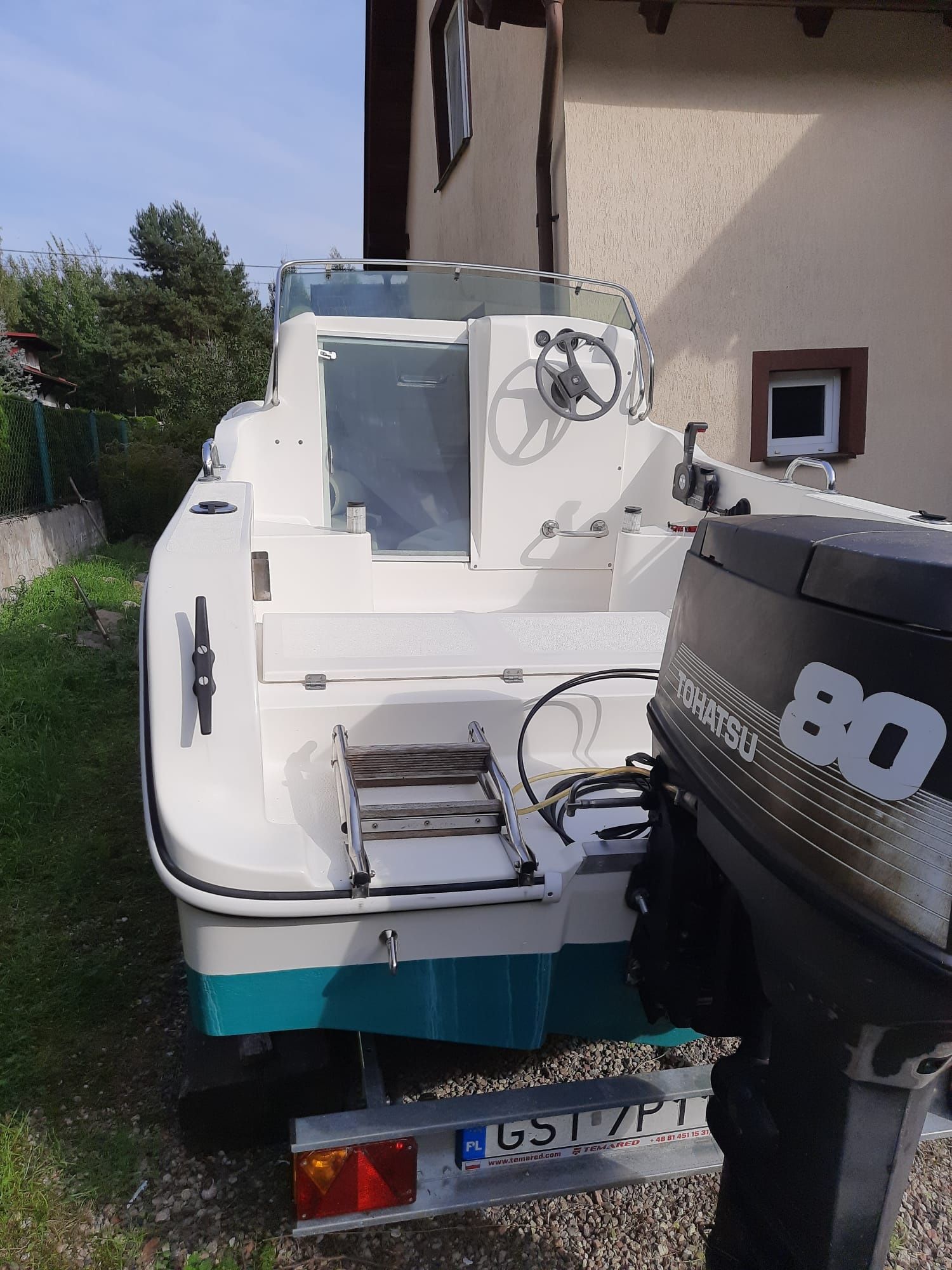 Łódź motorowa 5 m z kabiną