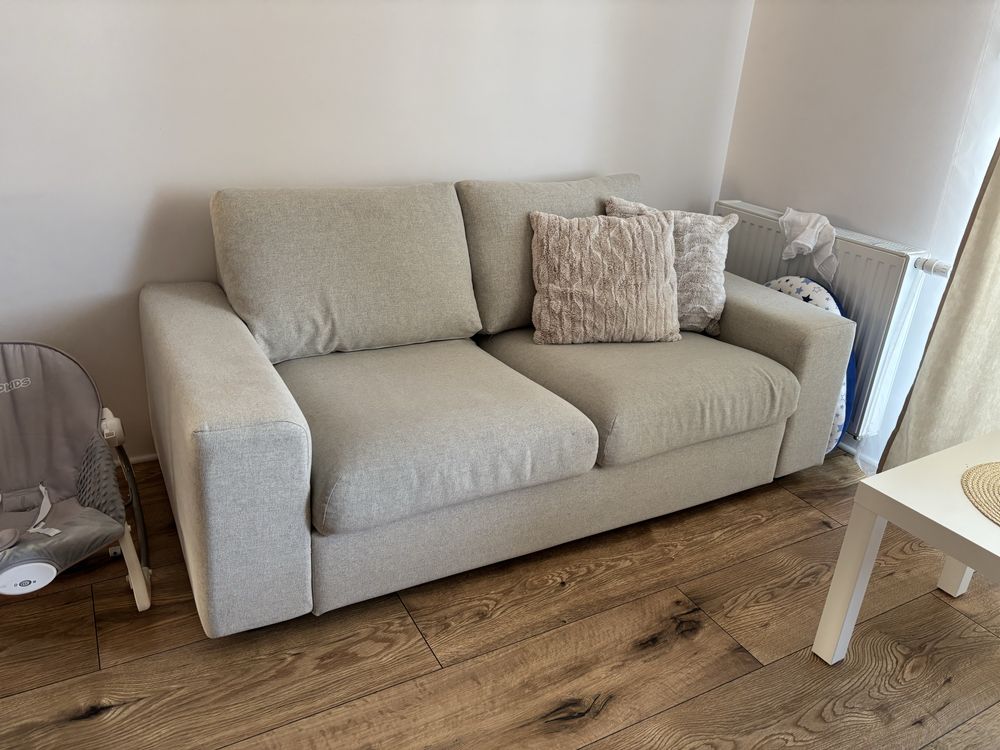 Sofa Vimle NIEROZKŁADANA z szerokimi podłokietnikami Gunnared bezowy