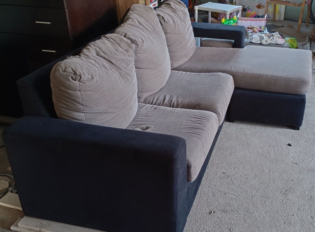 Sofá com chaise longue
