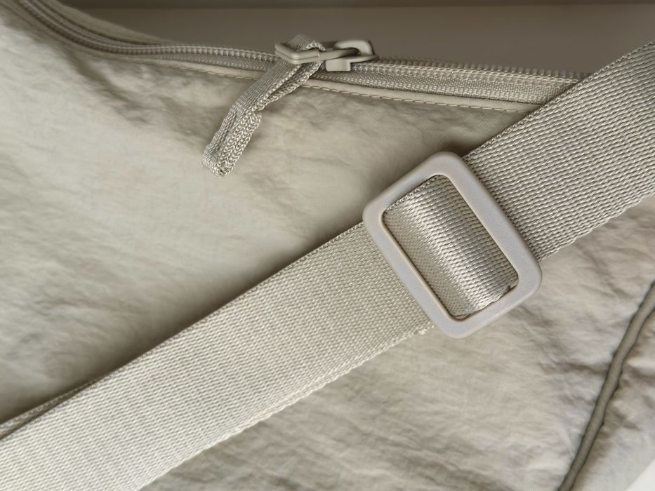 Сумка бананка uniqlo