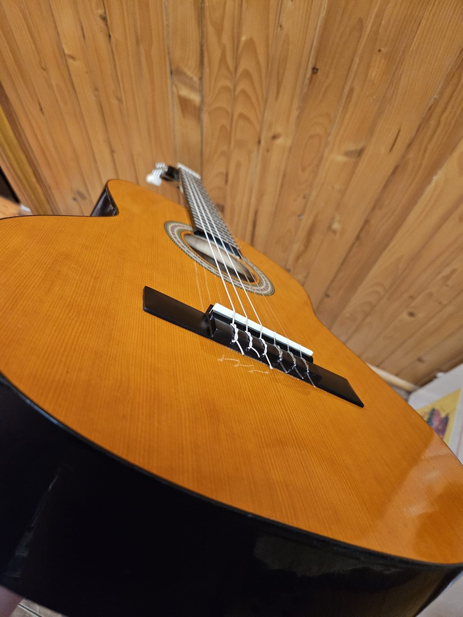 Gitara do nauki dobrej jakości