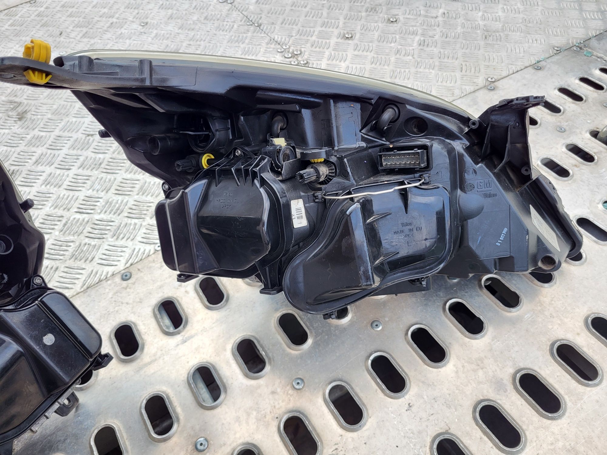 Reflektory lampy przód prawa lewa bi xenon AFL opel vectra c signum EU