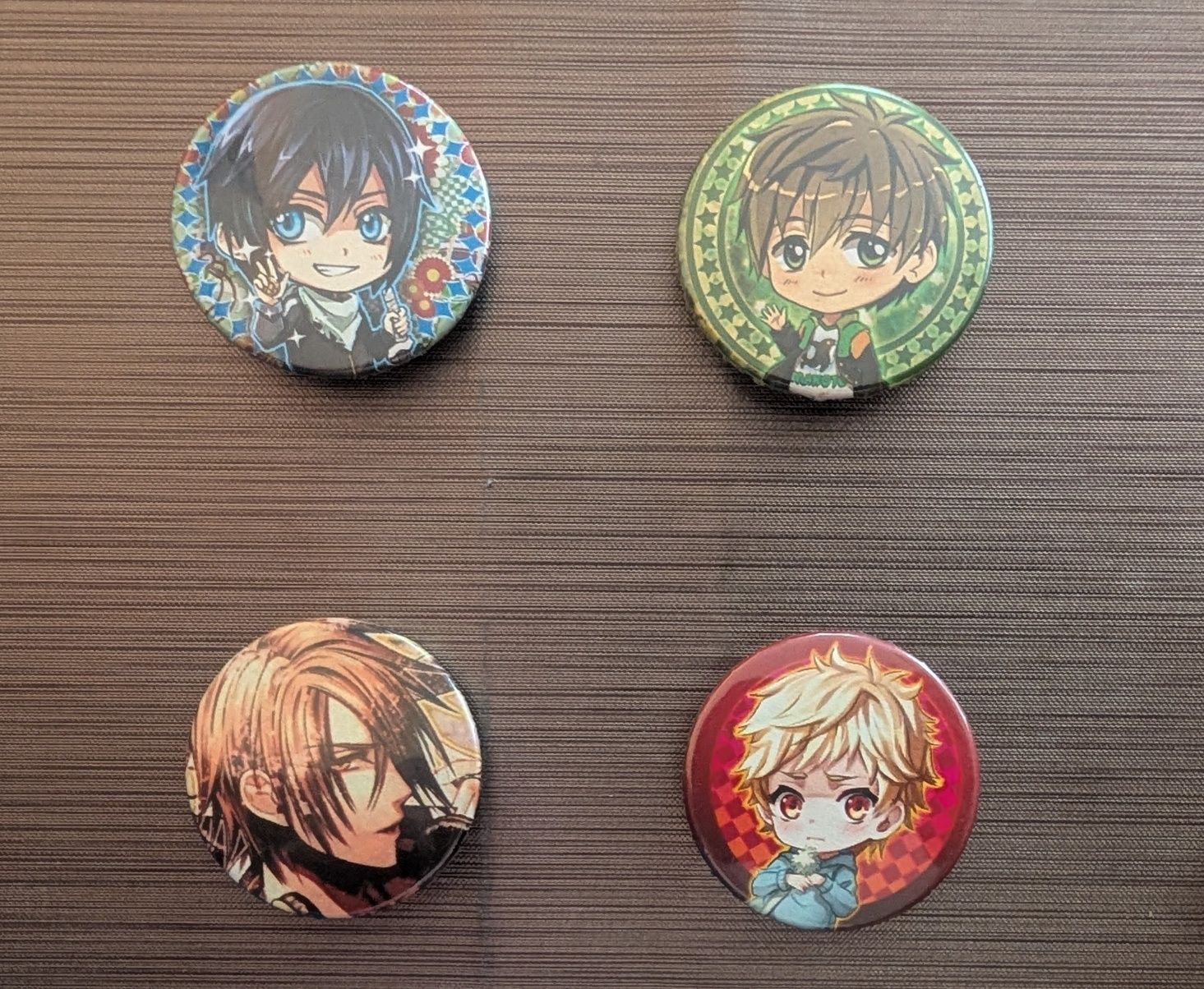 Anime manga przypinka przypinki Amnesia, Free!, Noragami 4 szt.