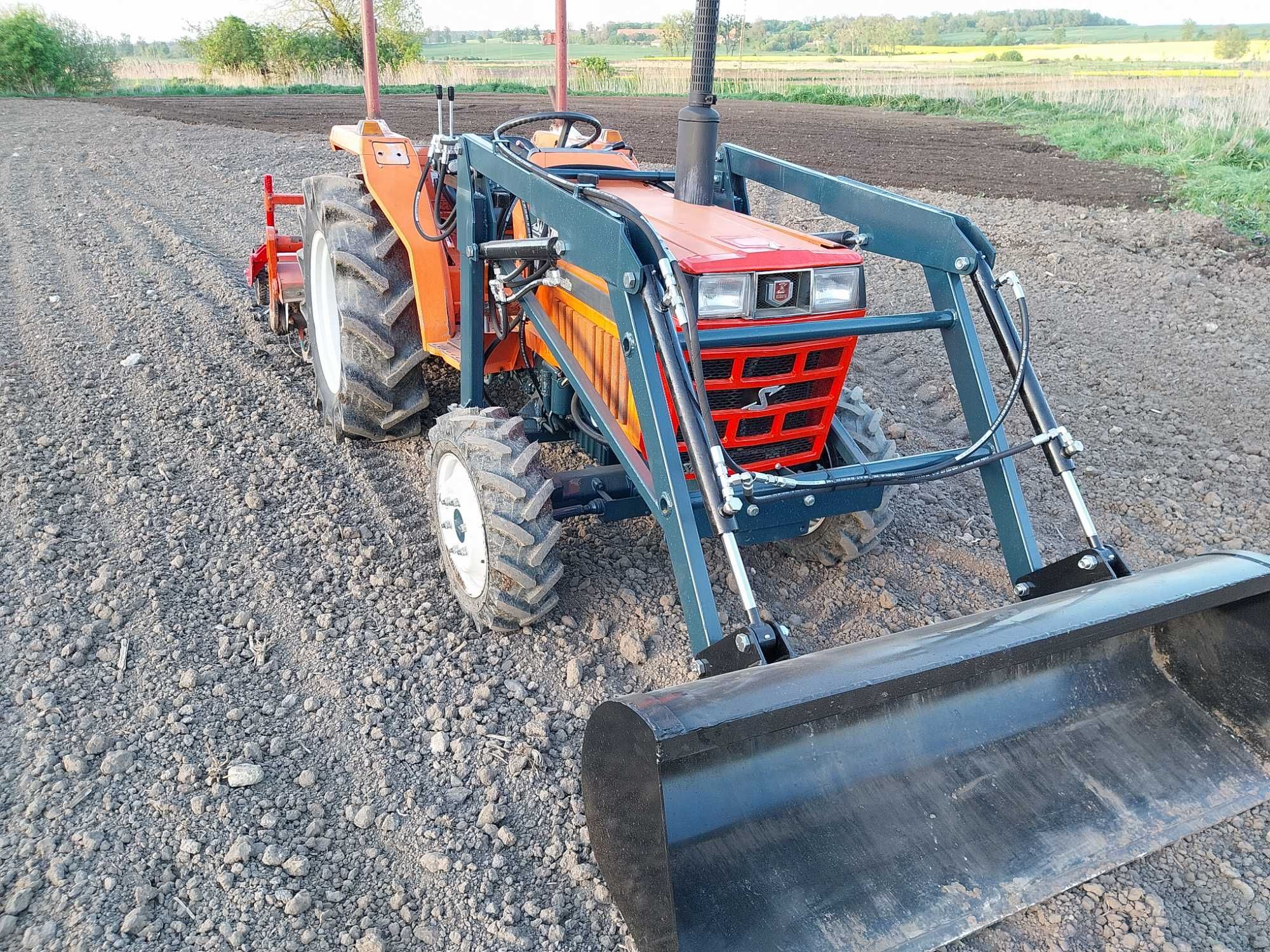 Kubota z turem 4x4 - 45Km Minitraktor Sadownik Ciągnik  traktor 45km