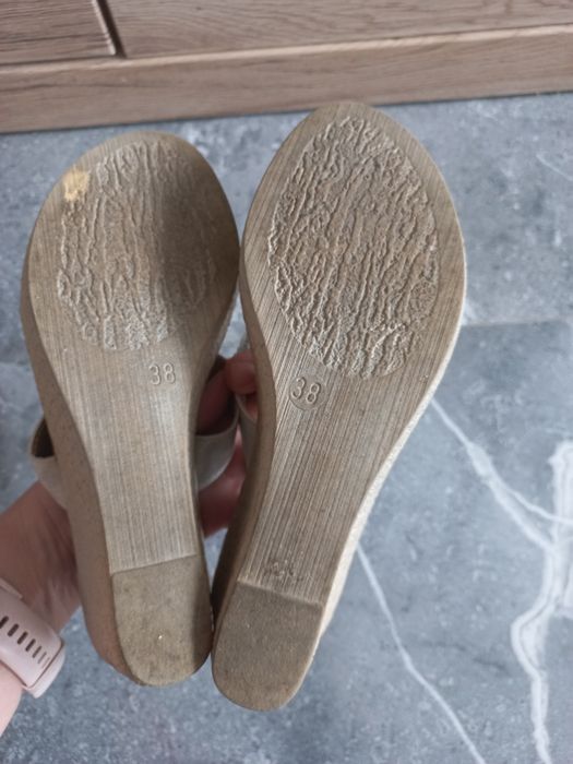 Klapki INBLU rozmiar 38 na platformie MAŁO UŻYWANE