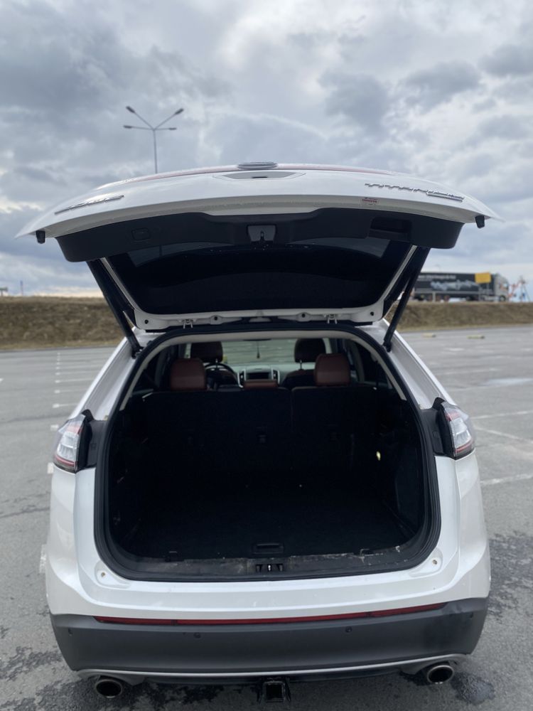 Ford Edge titanium