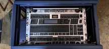 Equipamento rack Behringer