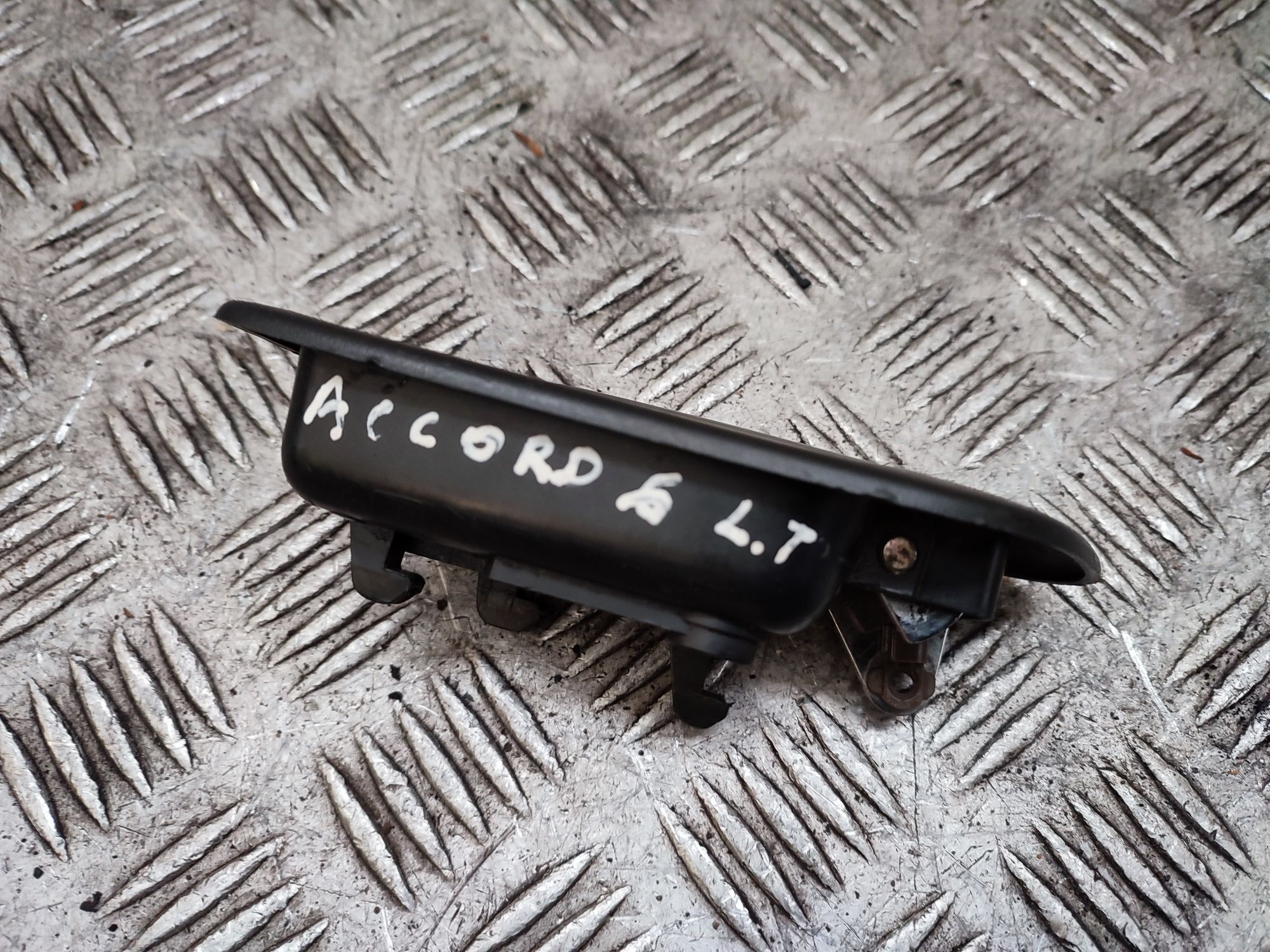Honda Accord VI klamka drzwi lewy tył tylna