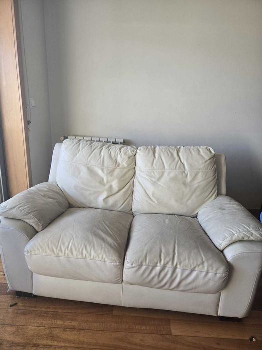 Sofá pequeno usado