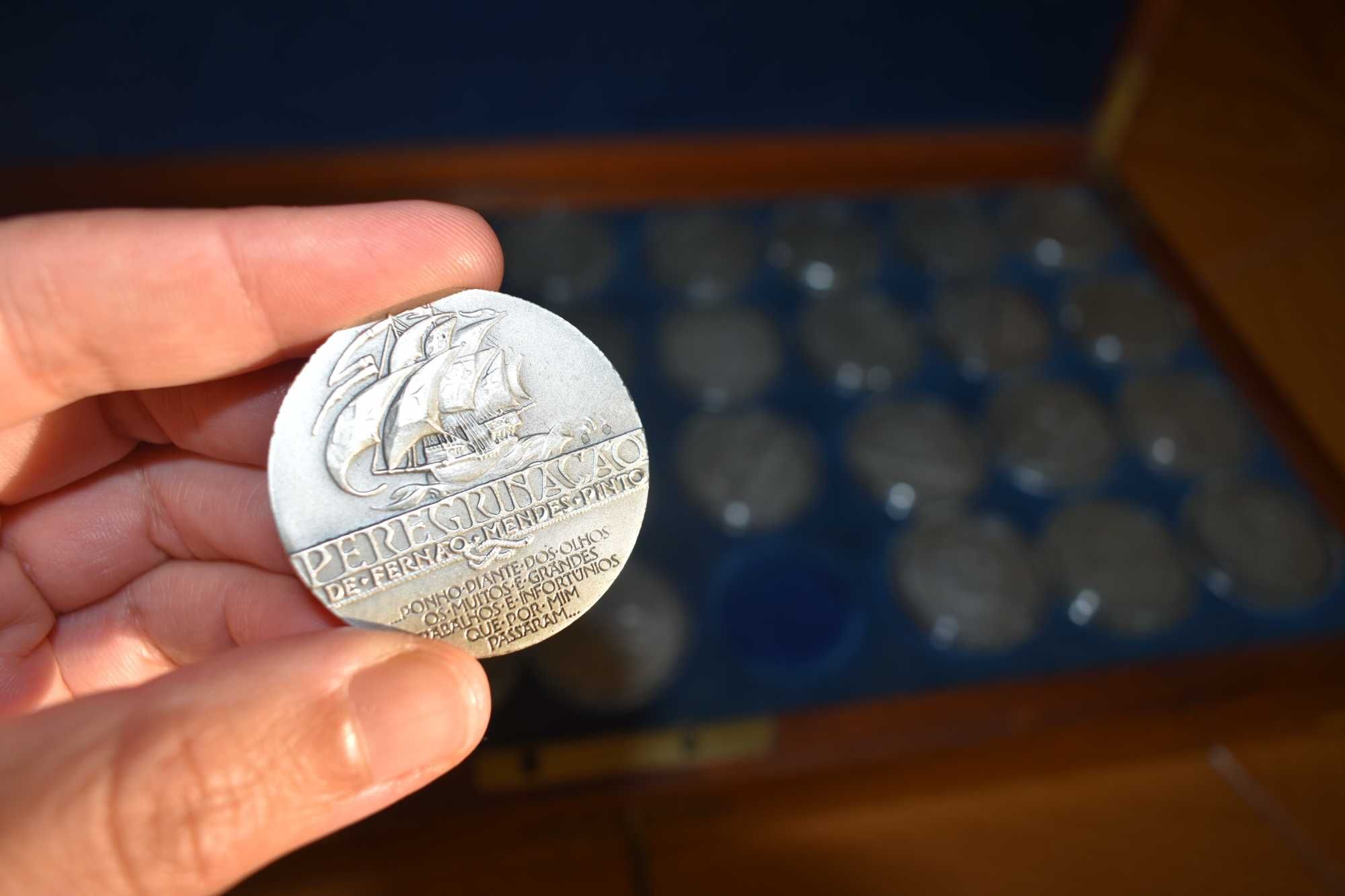Colecção 36 medalhas em prata "A peregrinação de Fernão Mendes Pinto"