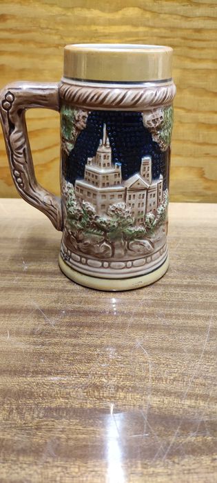 stary kufel pokal ozdobny dekoracja