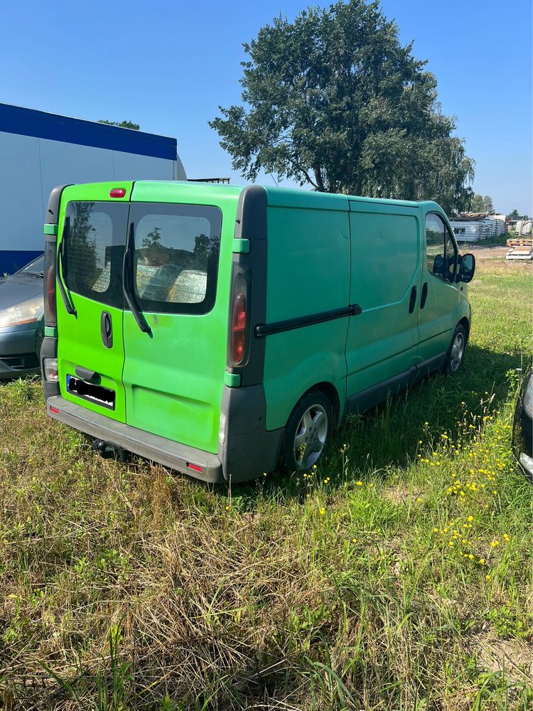 Renault trafik nissan primastar opel vivaro blaszak bus 1.9 dci
