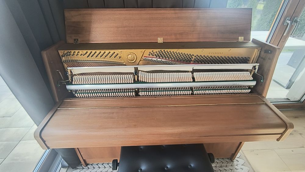 Pianino Yamaha model C