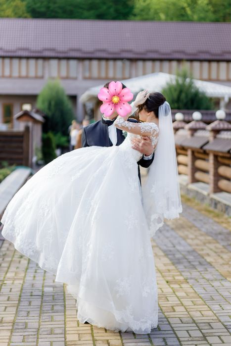 Продам весільне плаття в гарному стані