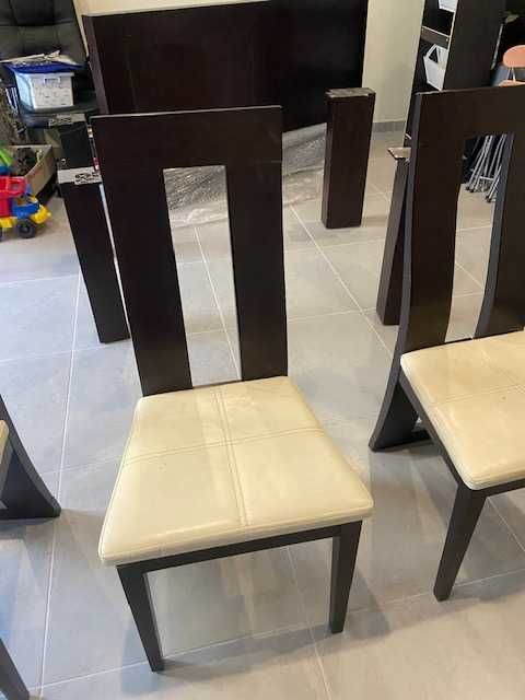 Mesa de Jantar para Sala com cadeiras - madeira maciça