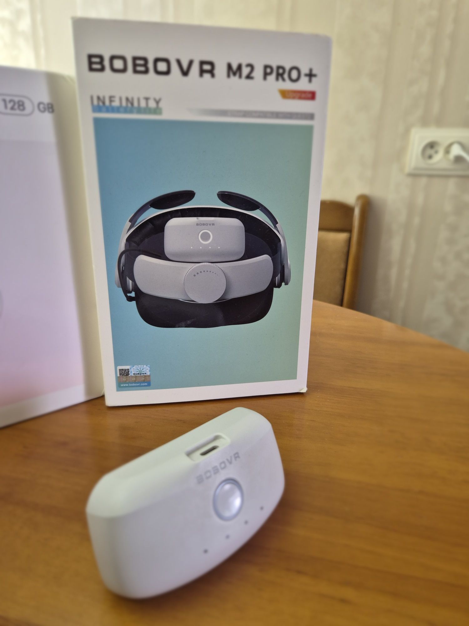 Oculus Quest 2 (128 ГБ) + Bobo VR M2 Pro