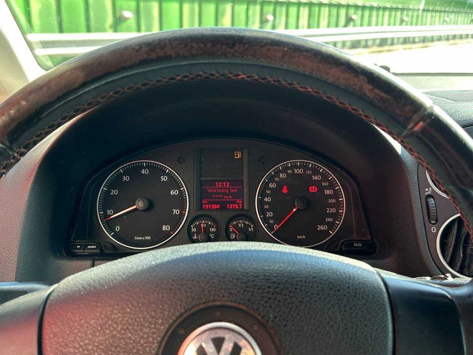 В продажі Volkswagen Golf Plus 2006 року випуску.