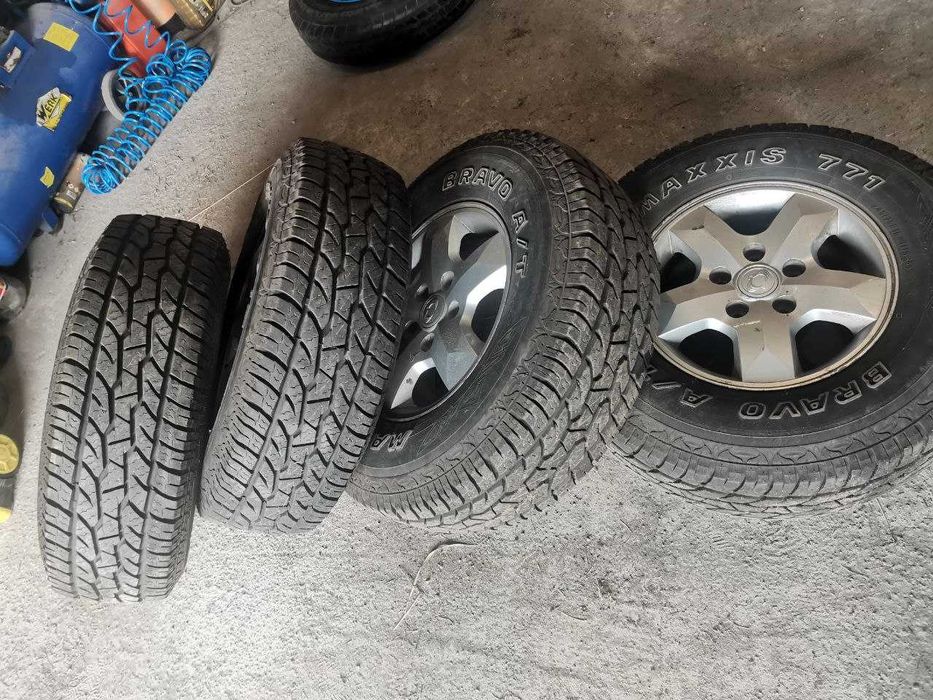 Продам комплект гуми Maxxis AT-771 245/75 R16