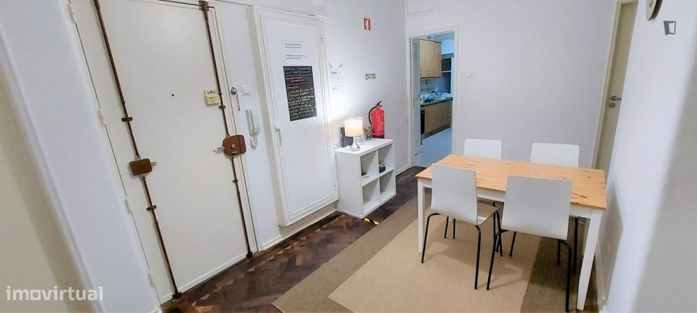 Quarto - localizado em Benfica Lisbon