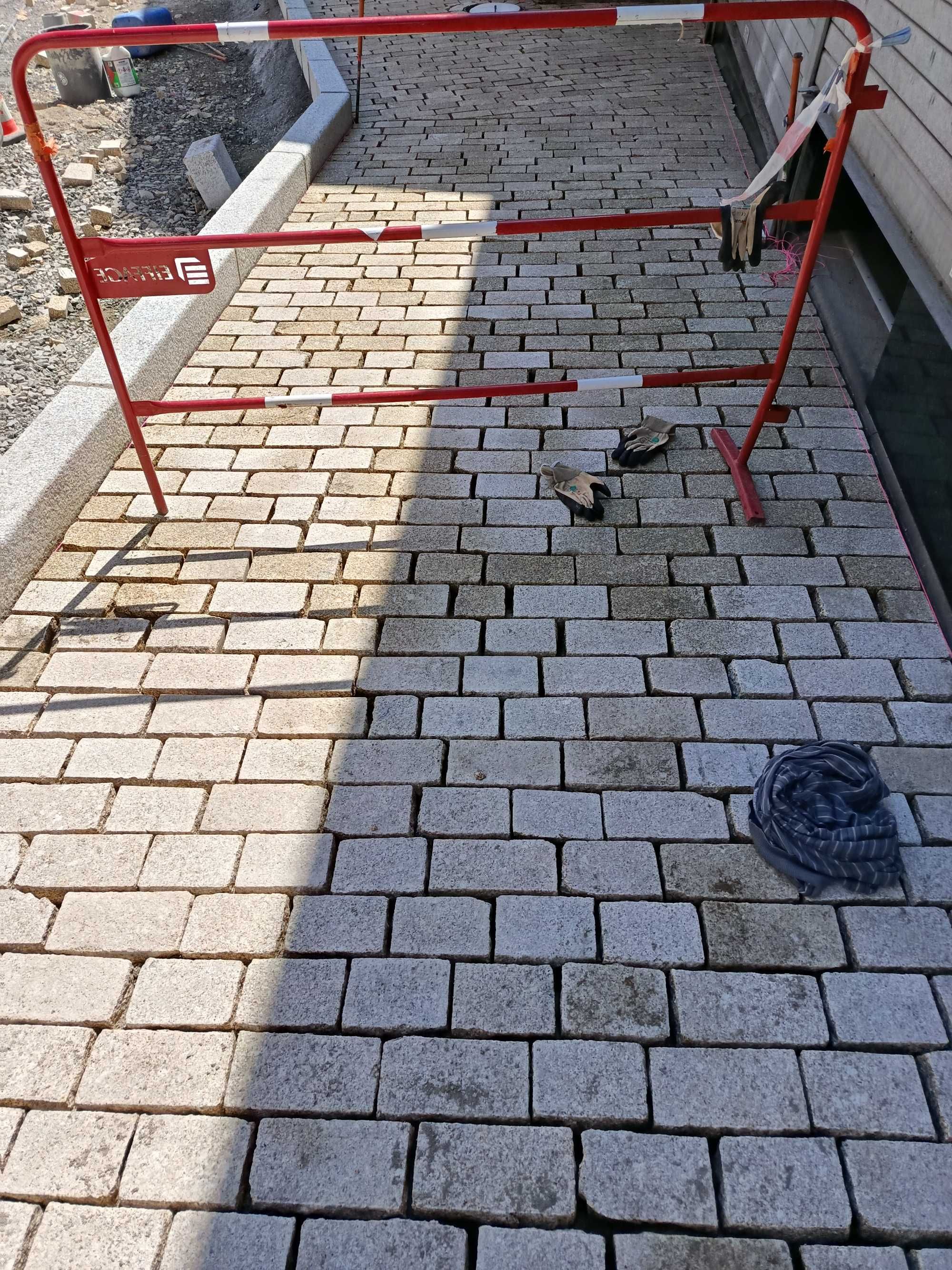 Executo todo o tipo de aplicação de calçada portuguesa...