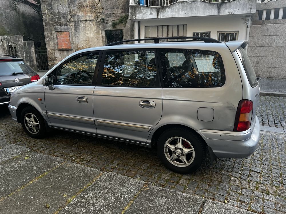 Hyundai Traject 2.0 CRDi GL 7 lugares