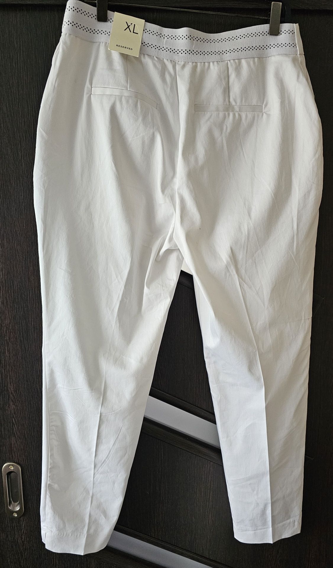 03 Reserved Spodnie damskie białe r.XL