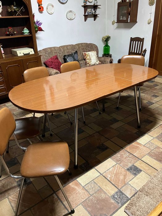 Mesa de Jantar Extensível + 5 Cadeiras
