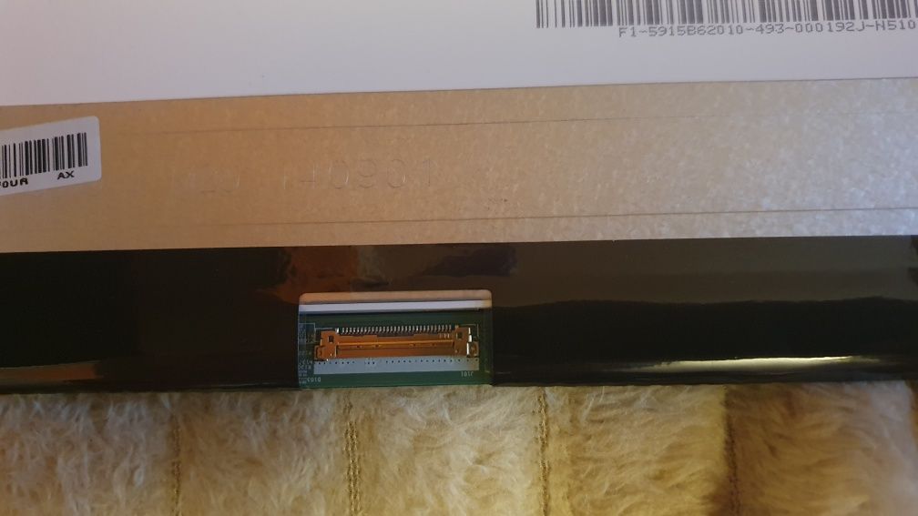 Matryca wyświetlacz Lenovo 15,6 30 pin B156XTN04 stan bdb