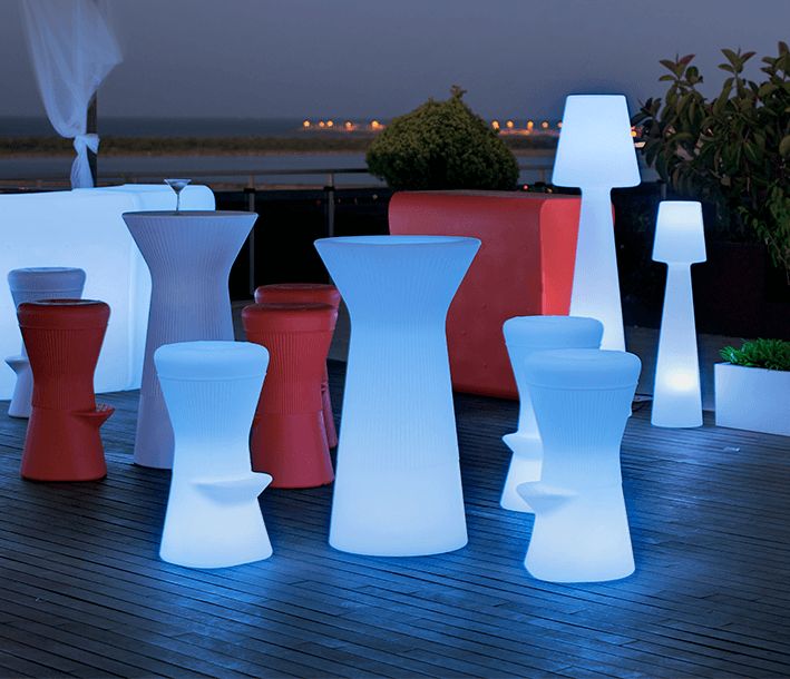 Mesa com iluminação decorativa