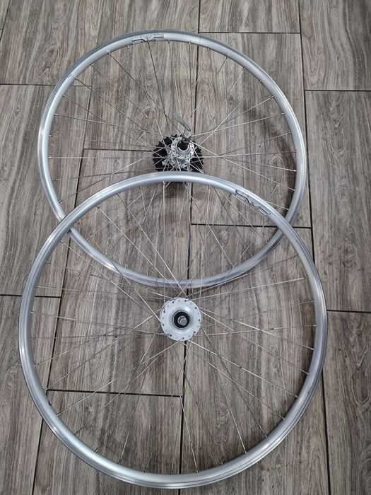 Koła do roweru komplet z prądnicą 28 cali