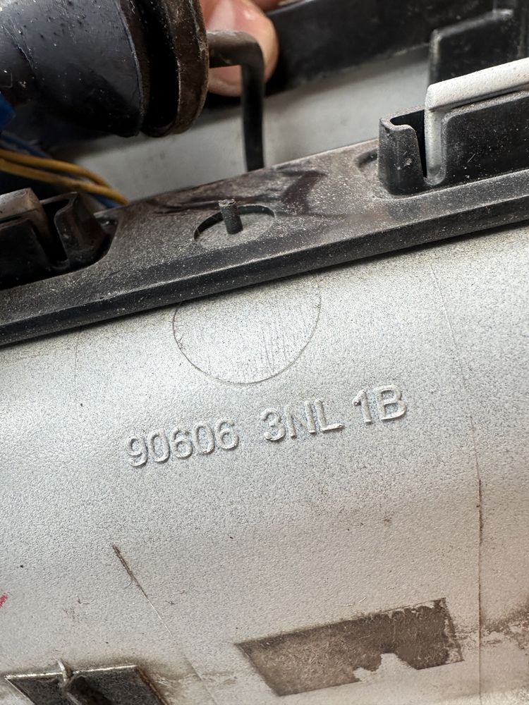 Накладка ручки відкриття багажника з камерою Nissan Leaf 906063Nl1b